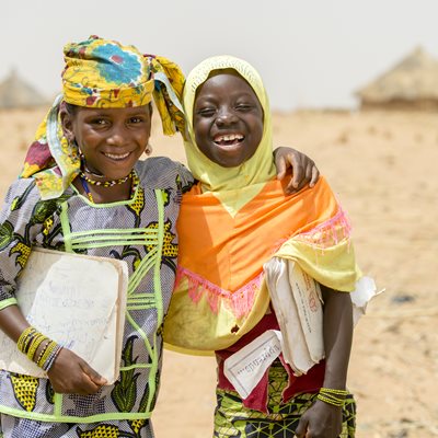 To jenter fra Speed School i Niger